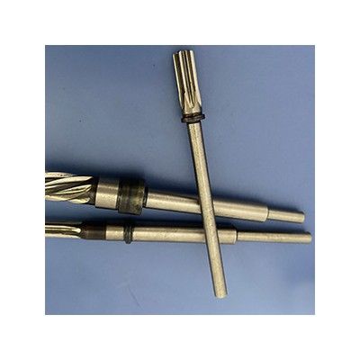 電機軸5